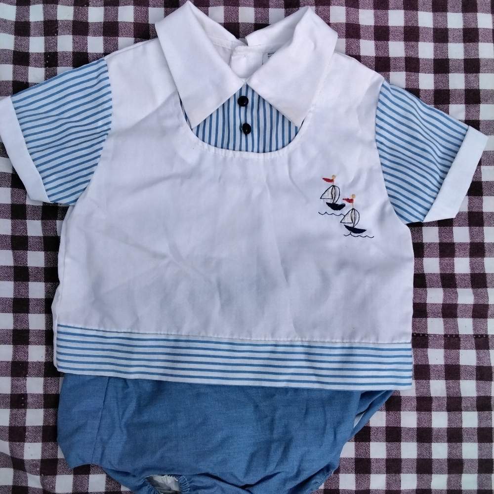 Vintage cute blue outfit size 0 to 3 months⛵️